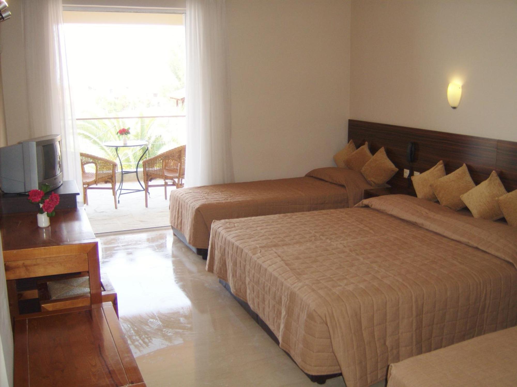 Thea Hotel Possidi Buitenkant foto