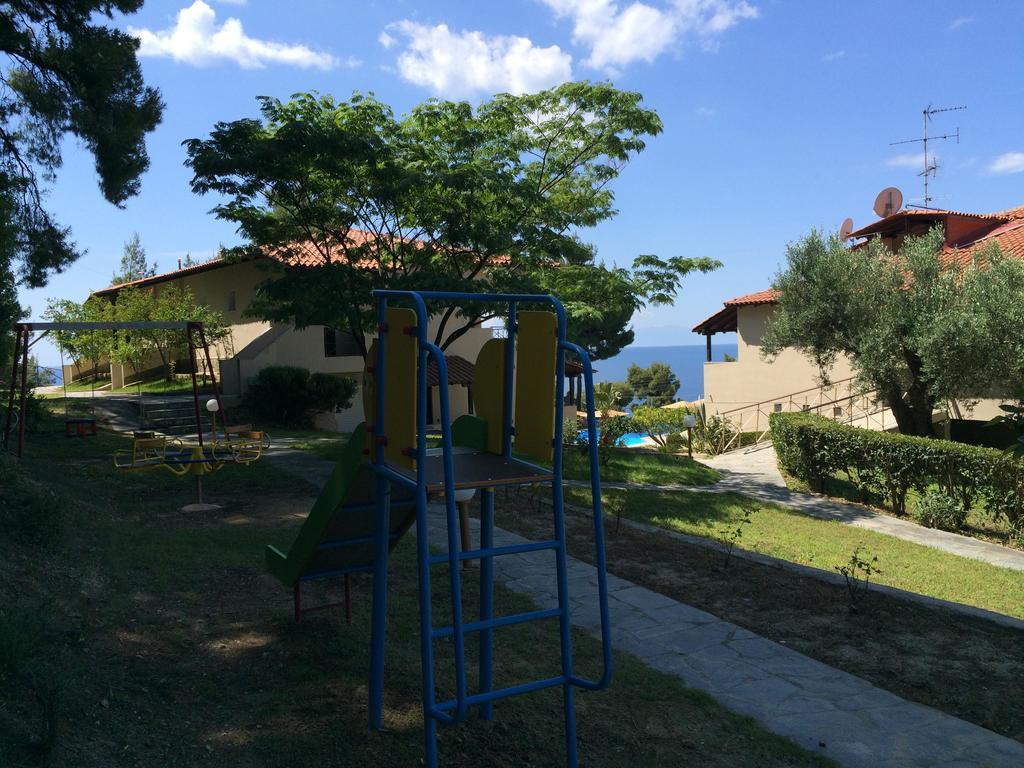 Thea Hotel Possidi Buitenkant foto